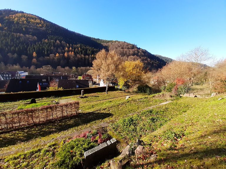 Friedhof in Höfen a. d. Enz